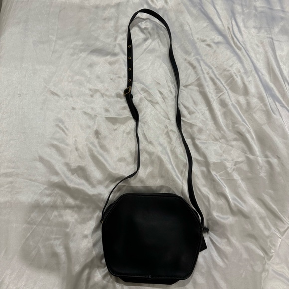 Black Coach bag, never before used. Comes with dust bag. - Picture 2 of 6